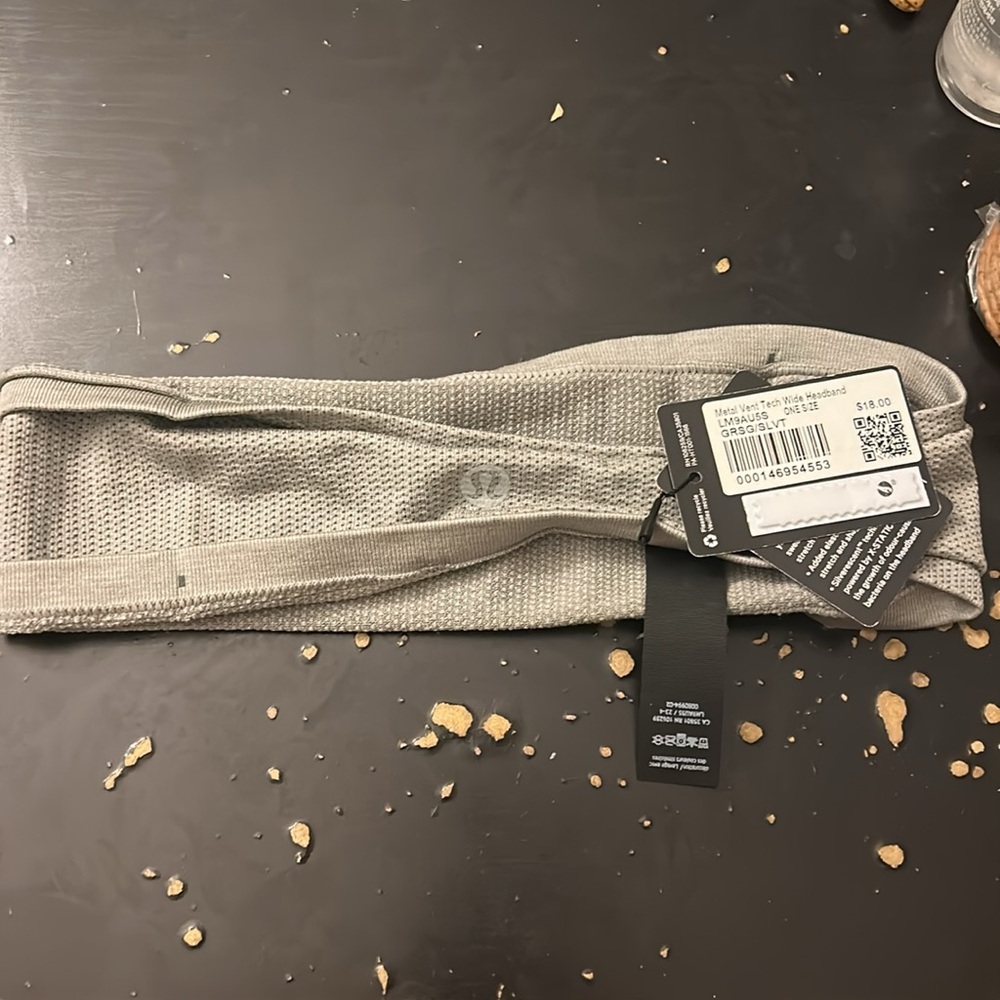 Lululemon metal vent Headbands - Picture 2 of 2